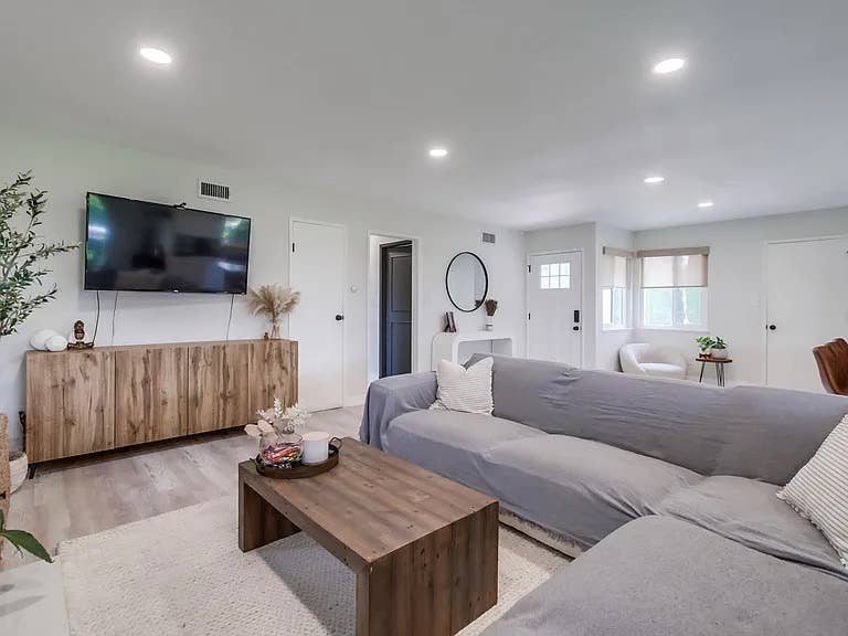 Master Room in Modern Home by SDSU