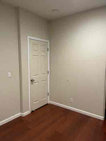 Clean Room for Rent