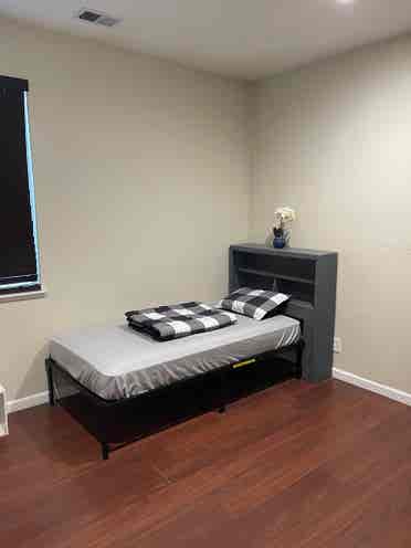 Clean Room for Rent