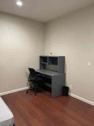 Clean Room for Rent
