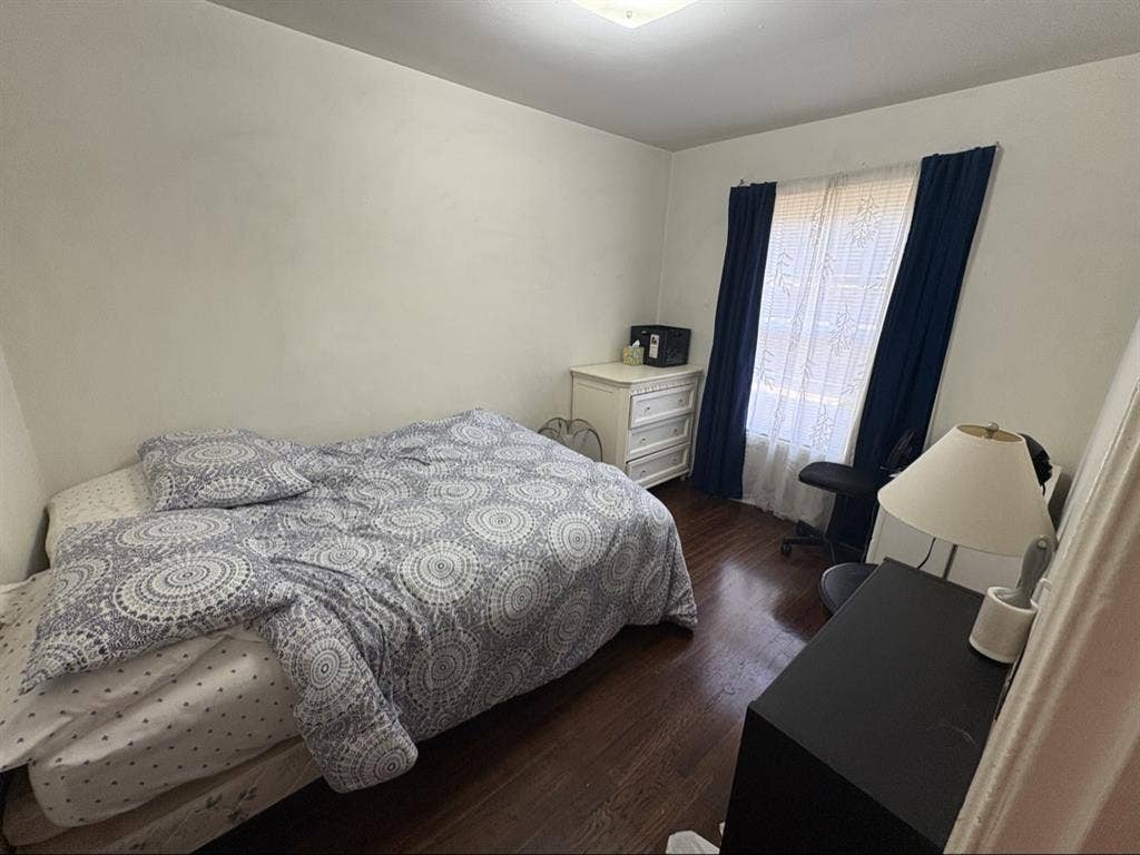 Fully Furnished Room Available