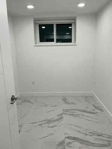 Looking for roomate