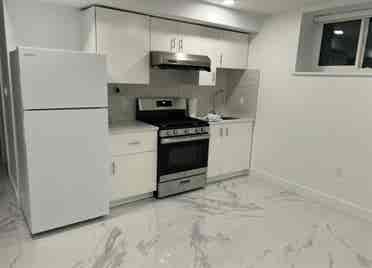 Looking for roomate