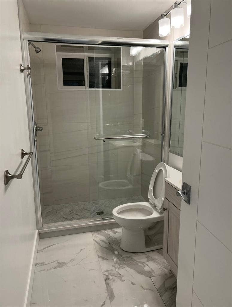 Looking for roomate