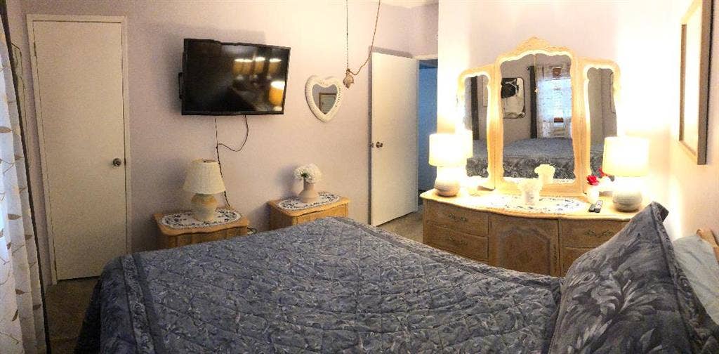 Private room/private bath for rent