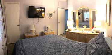 Private room/private bath for rent