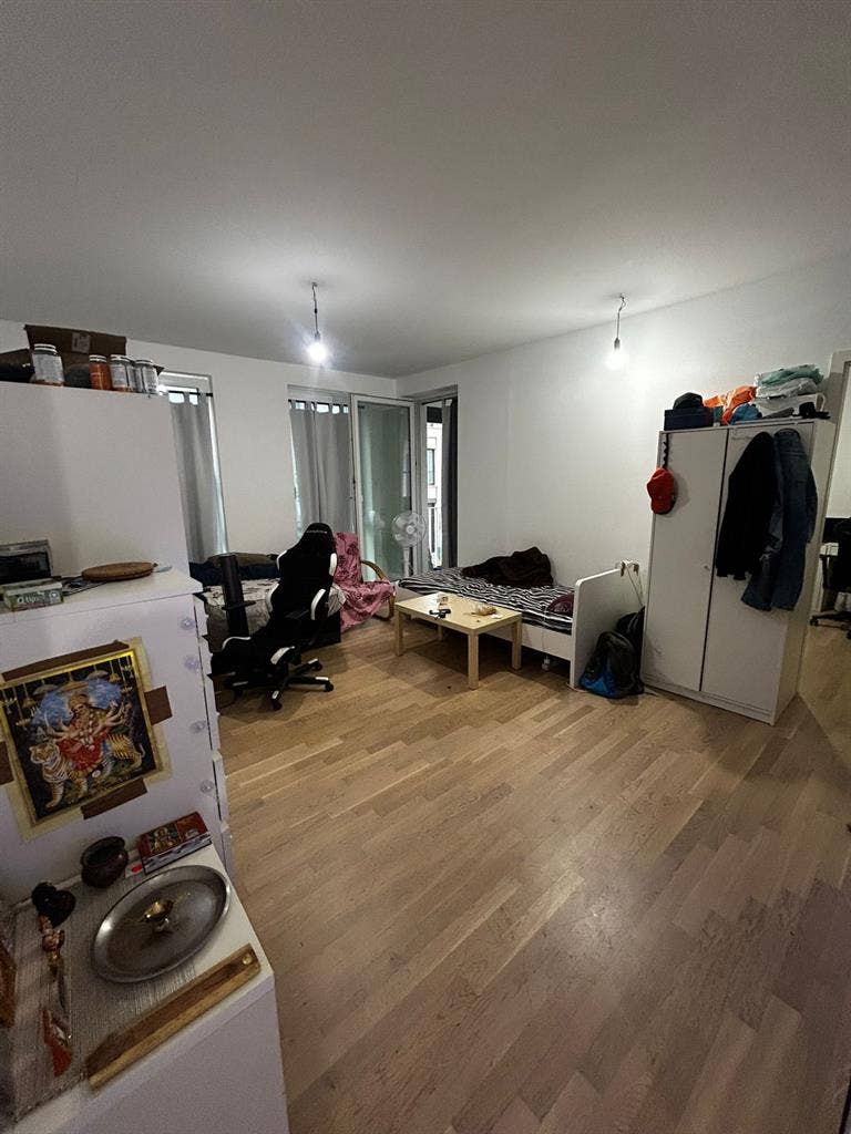 Space Available at Bln Hauptbahnof