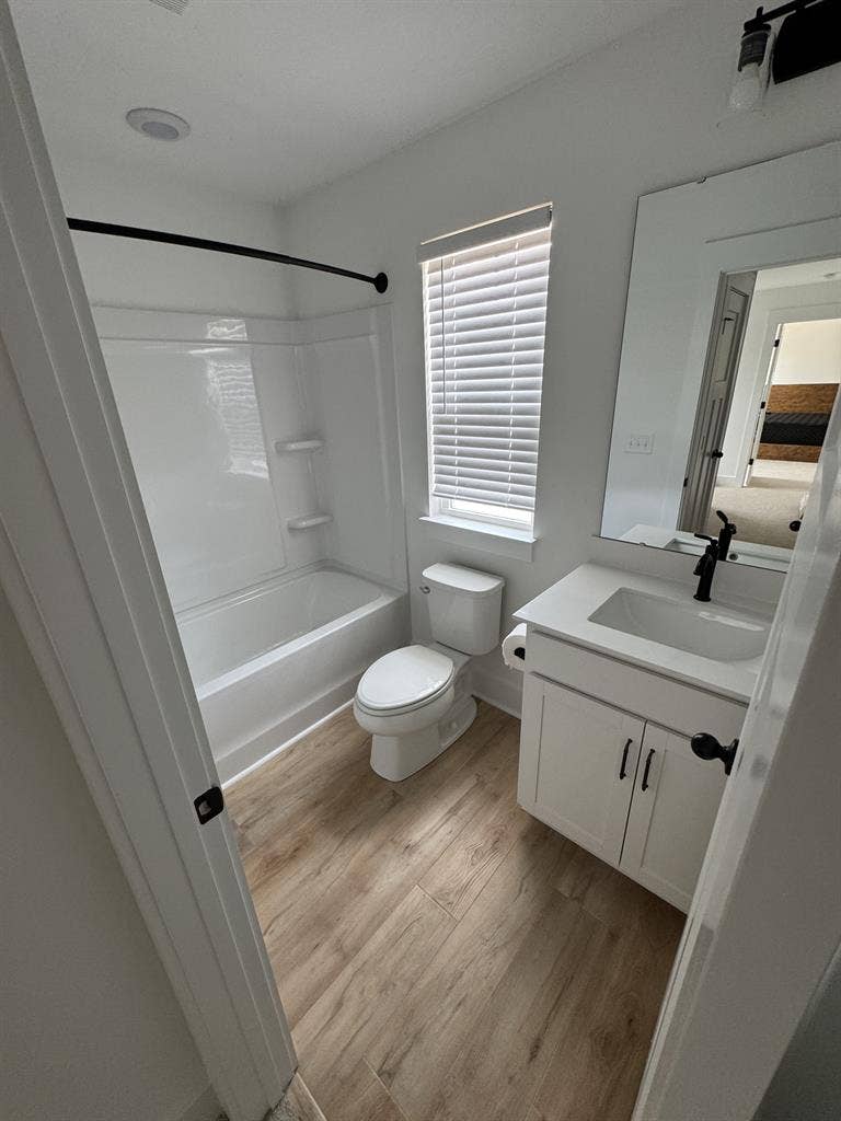 Private Room/Bath great for BMW!