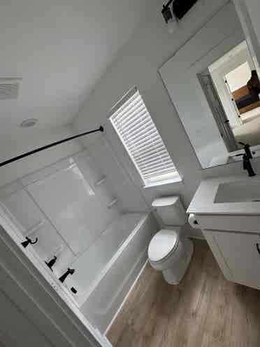 Private Room/Bath great for BMW!