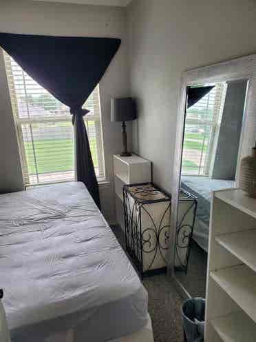 Small Dormer room for rent