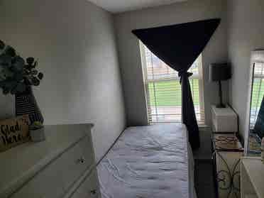 Small Dormer room for rent