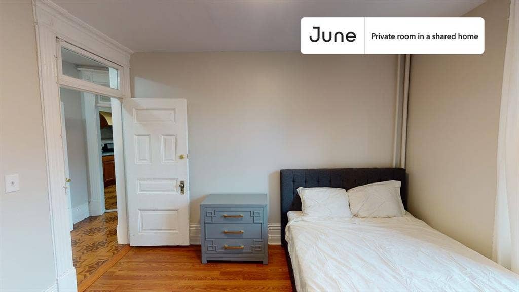 4 BR in New York City