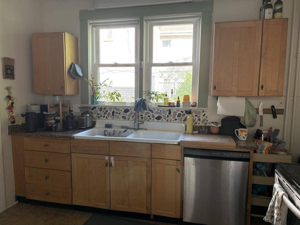 2 Bedroom Apartment In Somerville