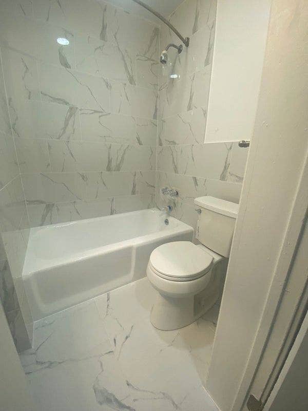 ✨Spacious Room in Midtown South✨