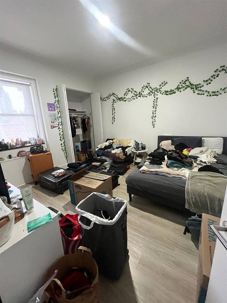 ✨Spacious Room in Midtown South✨