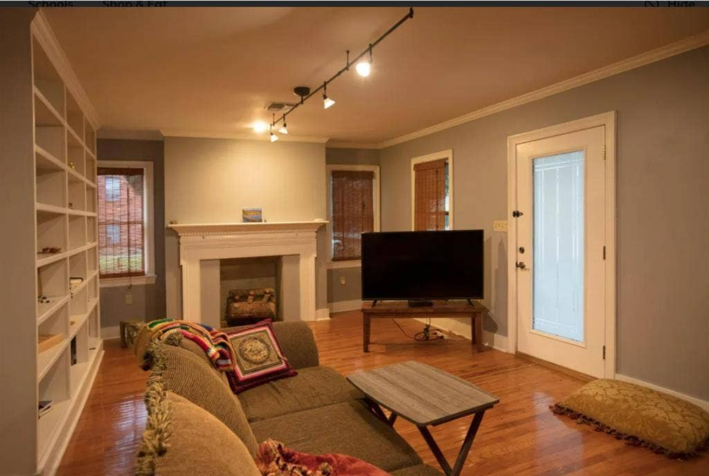 Beautiful 2BR Right off ULL Campus
