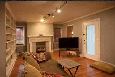 Beautiful 2BR Right off ULL Campus