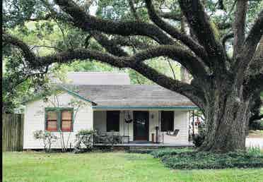 Beautiful 2BR Right off ULL Campus