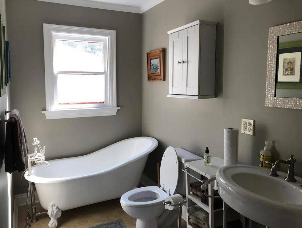 Beautiful 2BR Right off ULL Campus