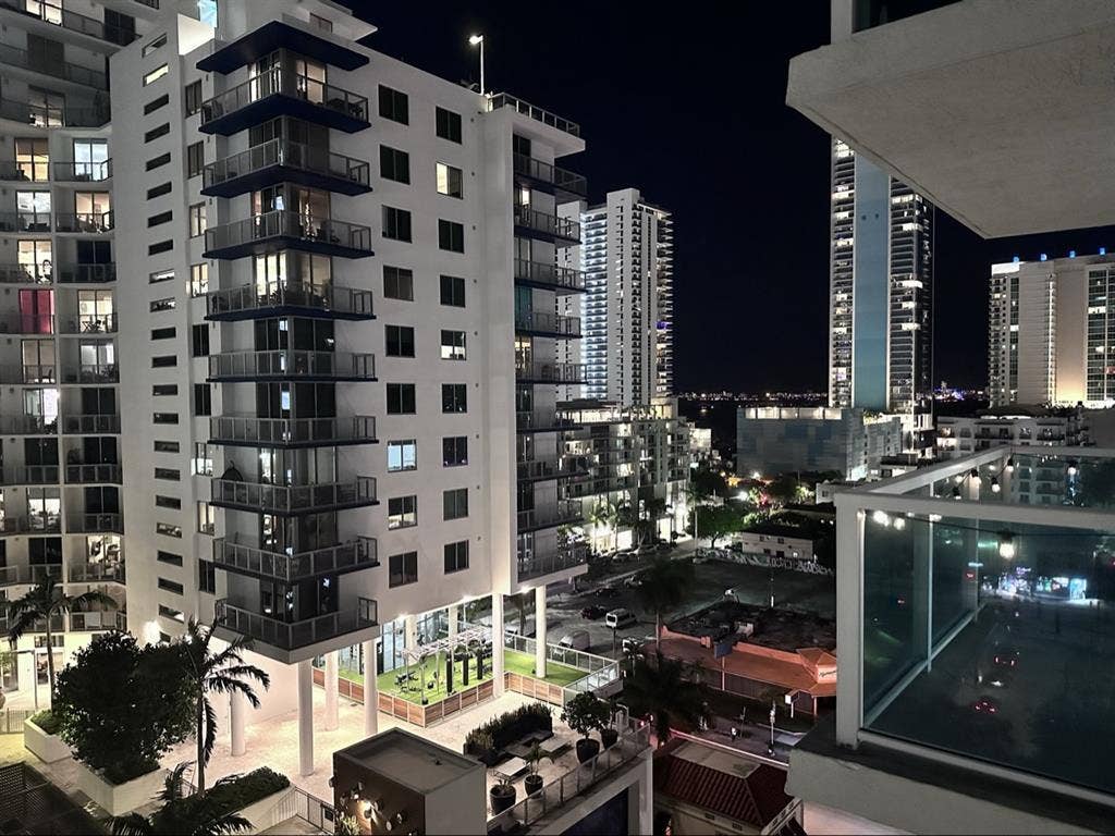 Bedroom for rent in Edgewater