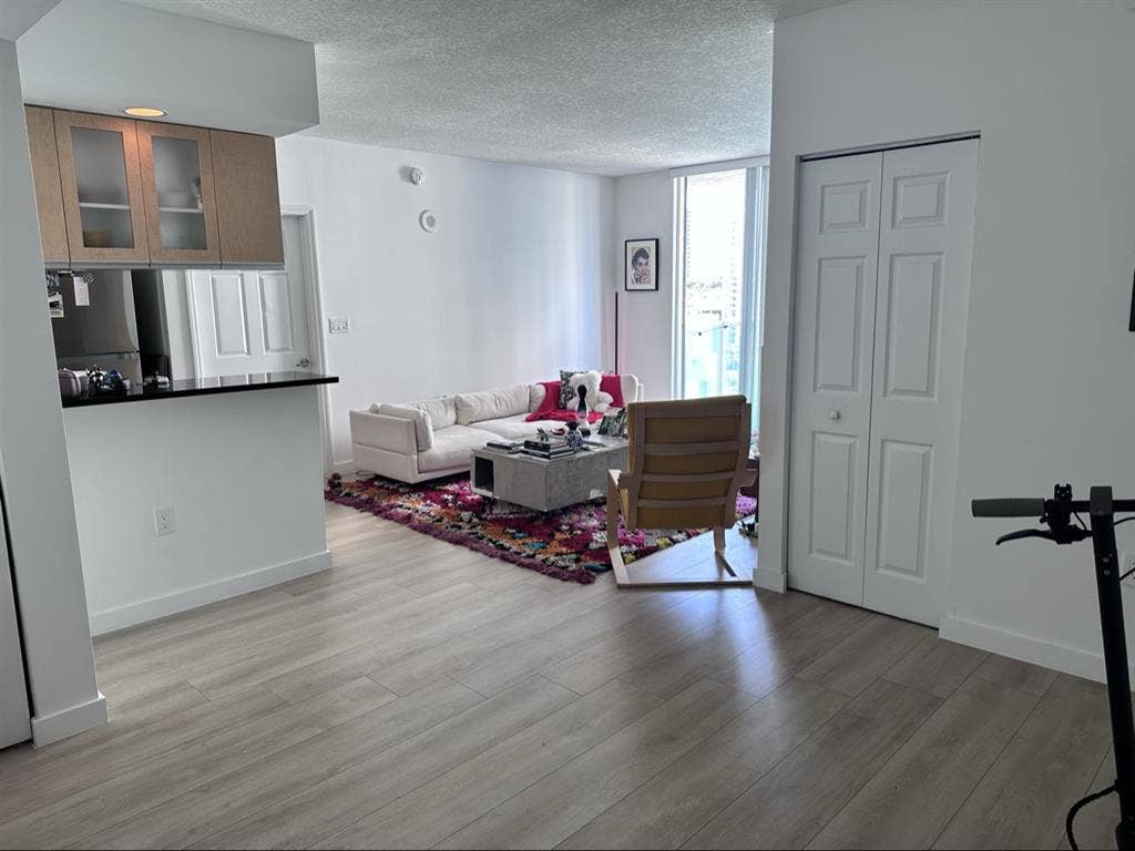 Bedroom for rent in Edgewater