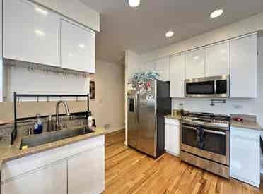 Bedroom in Southport/Lakeview