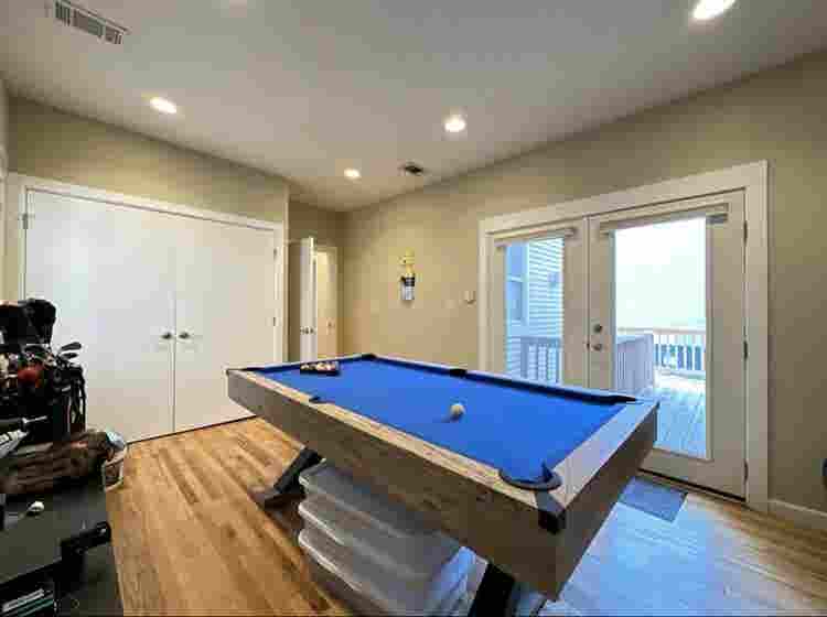 Bedroom in Southport/Lakeview