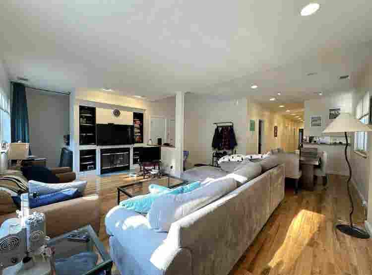Bedroom in Southport/Lakeview