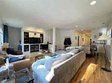 Bedroom in Southport/Lakeview