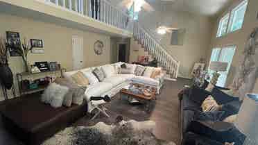2 Rooms for Rent in Cozy Home