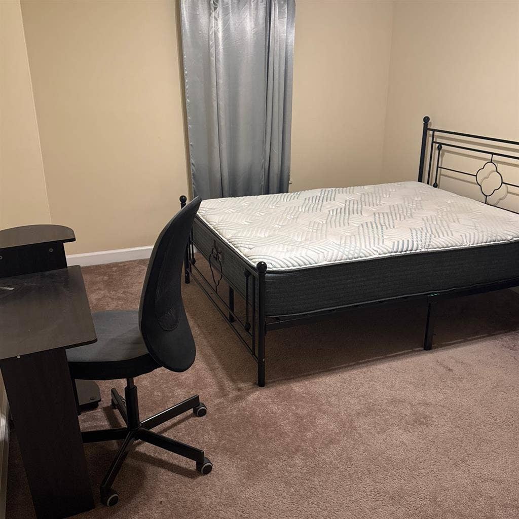 A room available in Polaris area