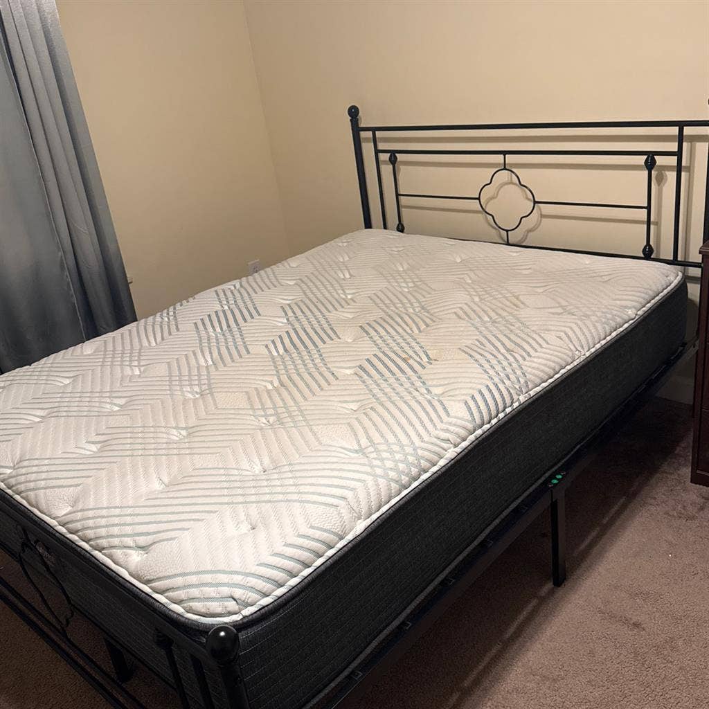 A room available in Polaris area