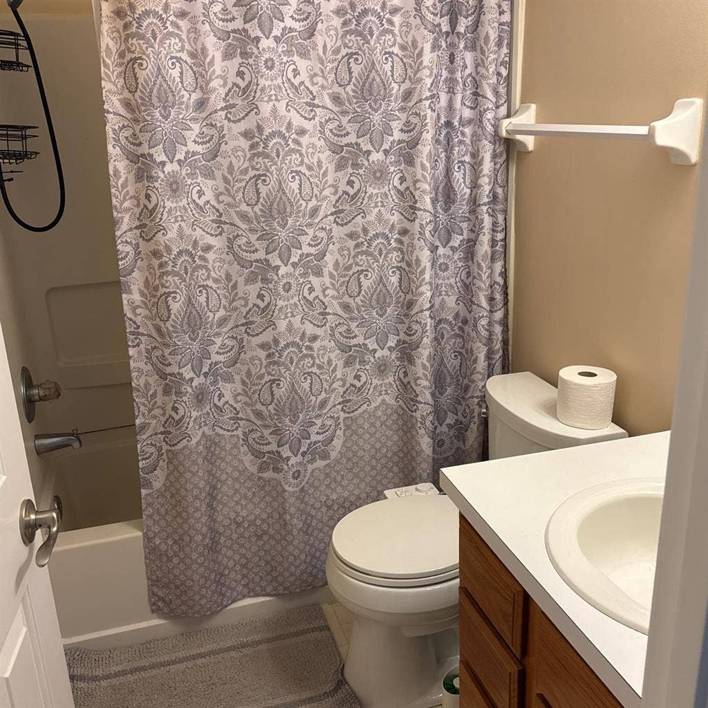 A room available in Polaris area