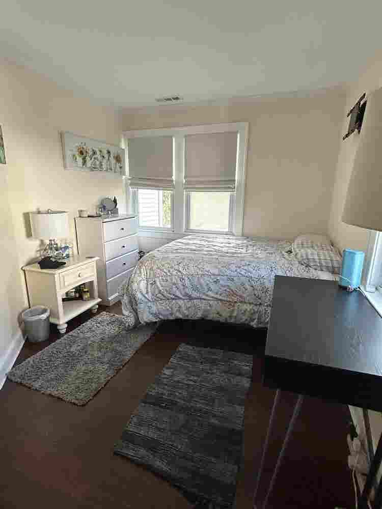 Room for Rent in Shared House