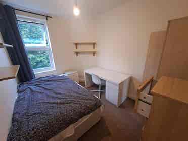 Very close to Bristol campus/centre