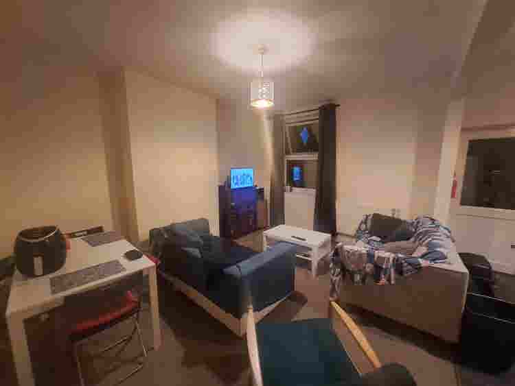 Very close to Bristol campus/centre