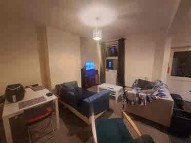 Very close to Bristol campus/centre