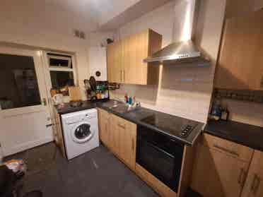 Very close to Bristol campus/centre