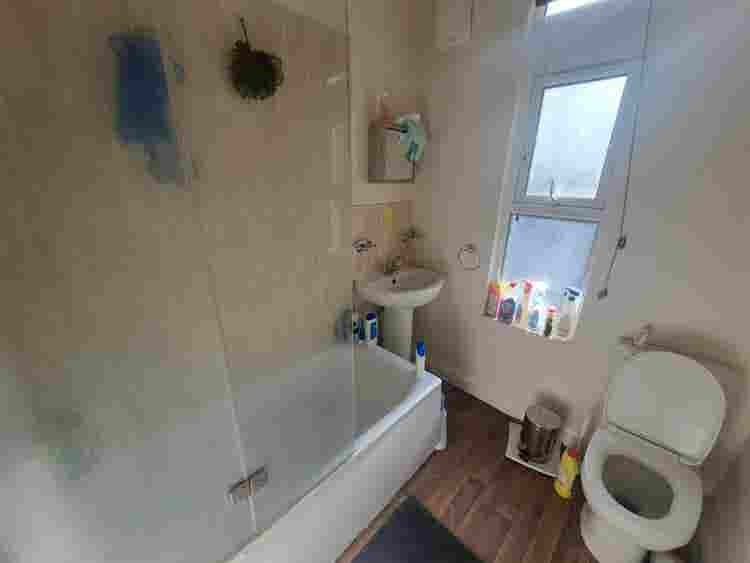 Very close to Bristol campus/centre