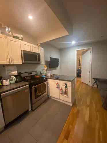 ISO roommate aug 1 move in (no men)