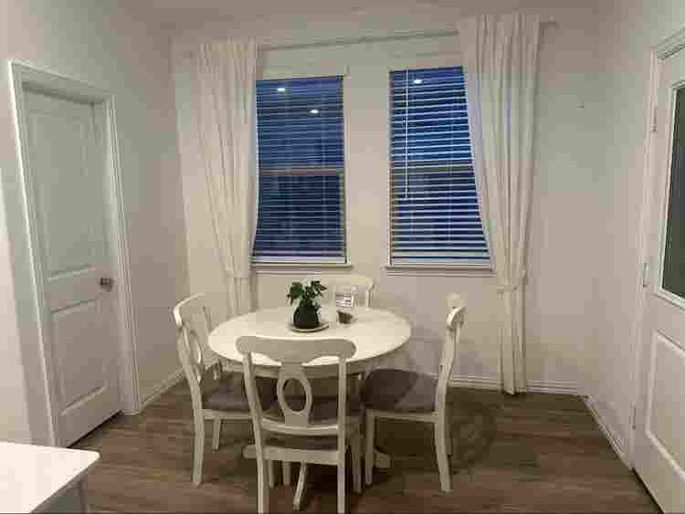 Comfy Bdrm avl in nice house
