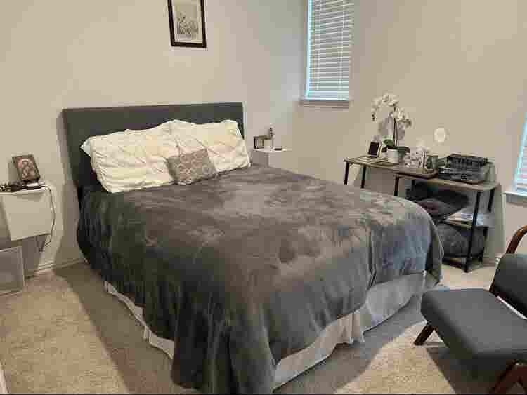 Comfy Bdrm avl in nice house