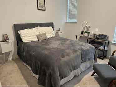Comfy Bdrm avl in nice house