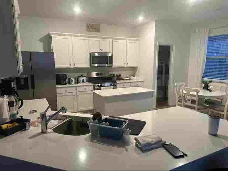 Comfy Bdrm avl in nice house