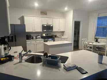 Comfy Bdrm avl in nice house