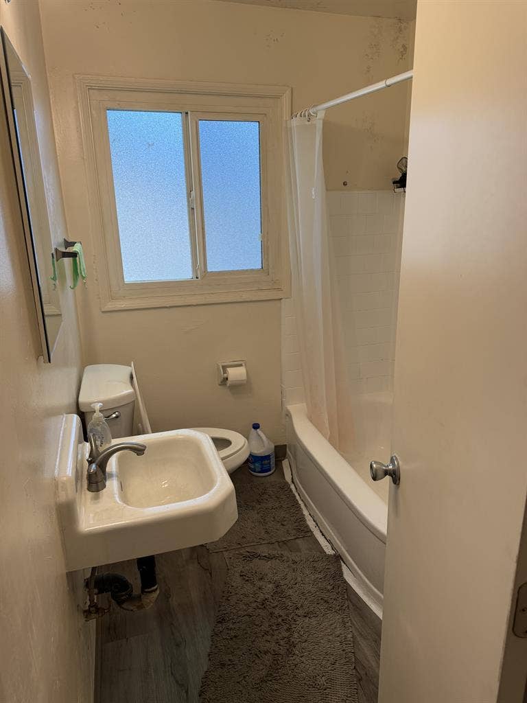 Private room with shared bathroom