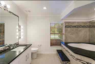 Master bedroom for rent