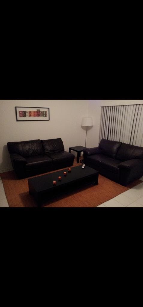 COZY TOWNHOUSE IN WESTON