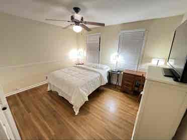 Room #4 Cozy Home In Sandy Springs