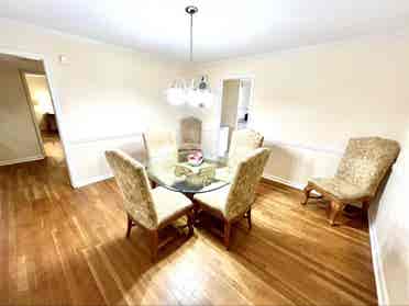 Room #4 Cozy Home In Sandy Springs
